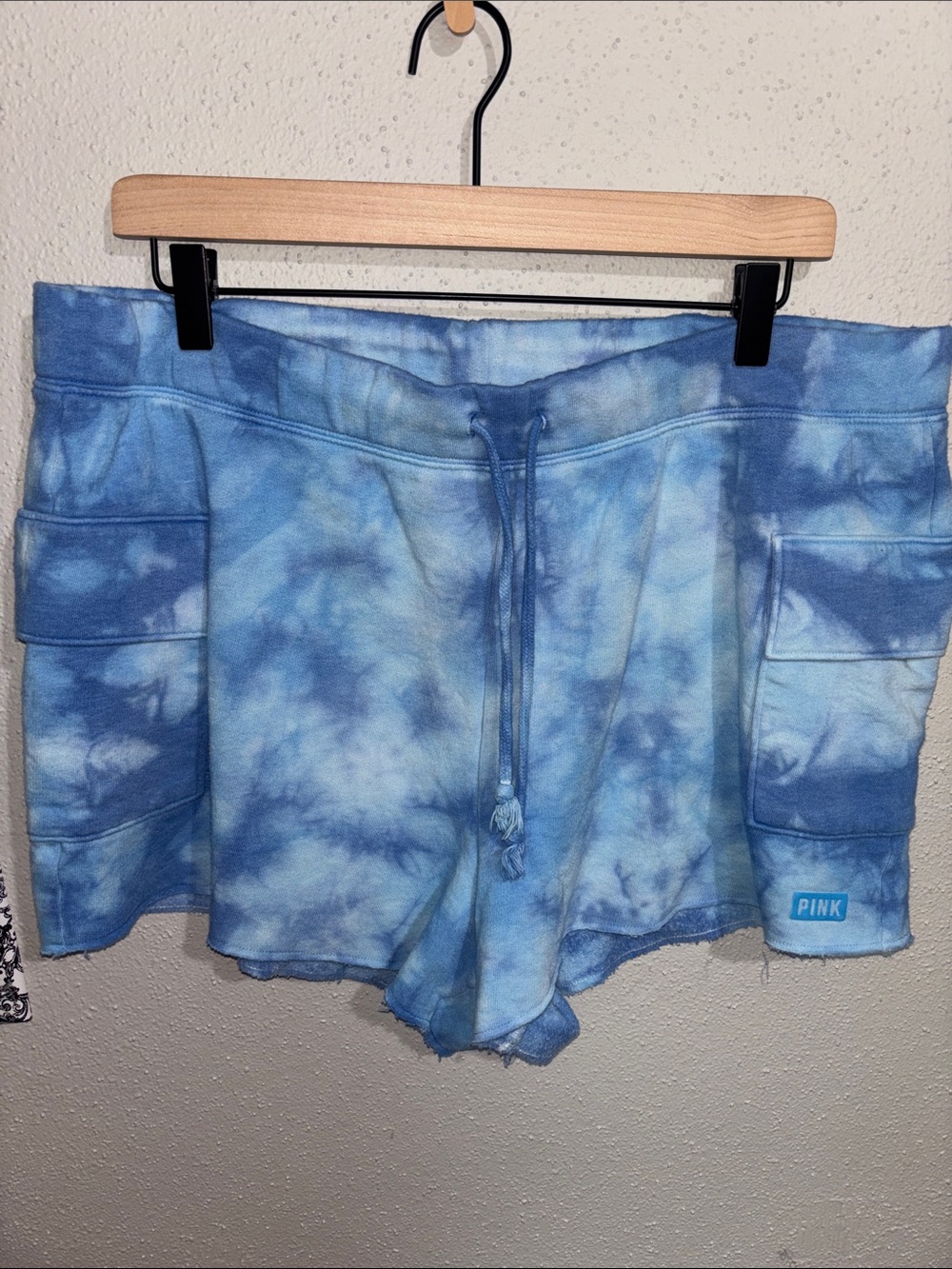PINK Victoria's Secret Light Blue Tie-Dye Cargo Shorts (size X-Large)